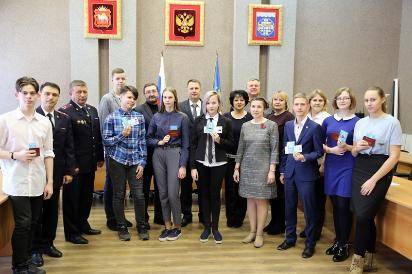 Евгений Щербаков поздравил юных инспекторов движения с открытием своего пресс-центра
