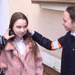 «Запомни, как надо!»: Гимназистки из Железногорска подготовили для сверстников видеоролик о выборе безопасного пути