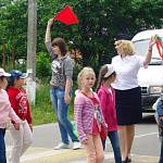  «Шагающий автобус» учит детей Адыгеи безопасно посещать летние школьные лагеря.