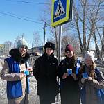 В Красноярском крае Иланского района автоинспекторы совместно с волонтерами проводят пешеходные всеобучи для маленьких пешеходов