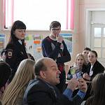 В Нижегородской области госавтоинспекторы и общественники  провели КВН по ПДД для старшеклассников