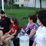 Во дворах Ставрополя полицейские и общественники проводят беседы с детьми о дорожной безопасности