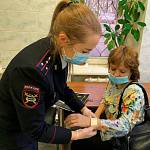 В Московской области автоинспекторы и родители приняли участие в переливании крови для юных участников дорожного движения