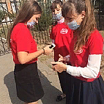 Сельские школьники приручают свой мобильный телефон 