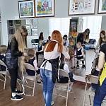 Сочетание моды и безопасности продемонстрировали студенты школьникам Великого Новгорода