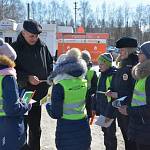 В Смоленске сотрудники Госавтоинспекции провели для школьников профилактическое мероприятие, посвященное 45-летию создания движения ЮИД