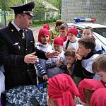 В Удмуртии в рамках стартовавшего мероприятия "Школа полиции" дети практиковались в навыках вождения  на мини-автомобилях