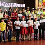 Провести летние каникулы БЕЗопасностей пропагандируют юные инспекторы движения Новосибирской области