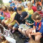 В Кабардино-Балкарии вожатые и отдыхающие в лагерях дети моделируют схемы безопасного передвижения по летним маршрутам 