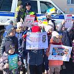 В Новгородской области дошкольники с помощью тематических плакатов напомнили родителям – #ЯСамыйВажныйНаДороге