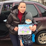 Безопасность детей-пассажиров во время поездки в автомобиле стала центром внимания новгородских водителей