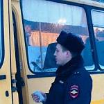 В отдаленных селах Карелии автоинспекторы проверили школьные автобусы