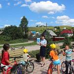 В Республике Алтай автоинспекторы и волонтеры провели «Праздник велобезопасности» для юных велосипедистов Майминского района