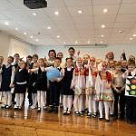 В Великом Новгороде дети с особенностями развития стали участниками интерактивного спектакля по ПДД