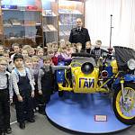 Сотрудники Госавтоинспекции Тверской области провели для ребят из детского сада № 160 экскурсию по музею ГАИ-ГИБДД