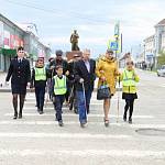 В Горно-Алтайске сотрудники ГИБДД совместно с ЮИДовцами и представителями общественности провели акцию «Белая трость»