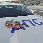 Сибирские автоинспекторы поздравили водителей с наступающим Новым годом