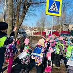Пешеходные экскурсии формируют у юных новгородцев навыки безопасного поведения на улицах и дорогах