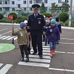 В детском саду города Октябрьского прошла игра КВН по изучению ПДД с инспектором ОГИБДД