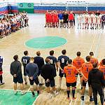 Товарищеский матч по мини-футболу объединил юных новгородских спортсменов и сотрудников Госавтоинспекции