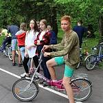 Сотрудники Госавтоинспекции проводят обучение юных велосипедистов правилам безопасности 