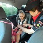 Волонтеры Ставрополя проводят практические мастер-классы по перевозке детей в автомобиле