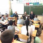 Ветераны службы пропаганды и милиции поделились со школьниками Кабардино-Балкарии опытом безаварийного поведения 