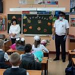 В Новосибирской области сотрудники ГИБДД провели со школьниками пятиминутки по безопасности дорожного движения
