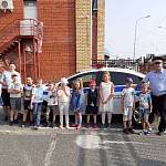 Госавтоинспекторы Югры познакомили детей с патрульным автомобилем