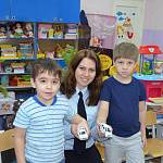 Ульяновским воспитанникам детского сада автоинспекторы рассказали о важности использования одежды со светоотражающими элементами