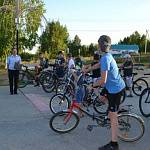 Юные велоэрудиты проводят мастер-классы для детей из дворовых клубов Югры