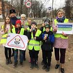 Юные новгородцы выступили за ответственный подход водителей к вопросу перевозки детей в салонах автомобилей