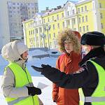 В Норильске госавтоинспекторы и школьники провели на улицах города «Пешеходный всеобуч»