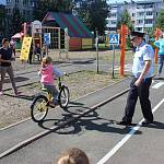 В Березовском полицейские провели практическое занятие по дорожной безопасности для дошкольников