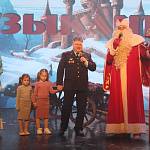 Новогодня елка с Главным автополицейским Дедом Морозом прошла в столице Урала