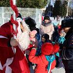 В Республике Алтай Полицейский Дед Мороз совместно с волонтерами поздравил с Рождеством детей с ограниченными возможностями здоровья 