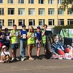 В Новгородской области дети с помощью тематических плакатов призвали водителей к безопасной перевозке юных пассажиров