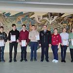 Госавтоинспекторы Железногорска наградили школьников, показавших высокий результат в муниципальном этапе краевого конкурса