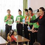 Ростовские ЮИДовцы учат воспитанников детских садов безопасному поведению на дорогах