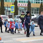Маленькие пешеходы Кабардино-Балкарии демонстрируют взрослым принципы безопасного участия в дорожном движении