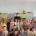 В Кемерове сотрудники Госавтоинспекции напомнили дошкольникам о безопасности в дорожной среде