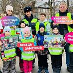 Активисты Новгородской области повышают уровень грамотности родителей в вопросах обеспечения дорожной безопасности детей