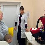 В Новгородской области прошли практикумы по надежной фиксации детей в автокреслах 