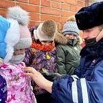Новгородские дошкольники в интерактивном формате познакомились с методами обеспечения безопасности на дороге 