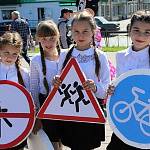 В Кузбассе состоялся флешмоб под лозунгом «Внимание! На дороге дети!»