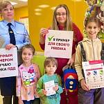 В Новгородской области информационные стенды детских поликлиник знакомят родителей и детей с правилами безаварийного движения